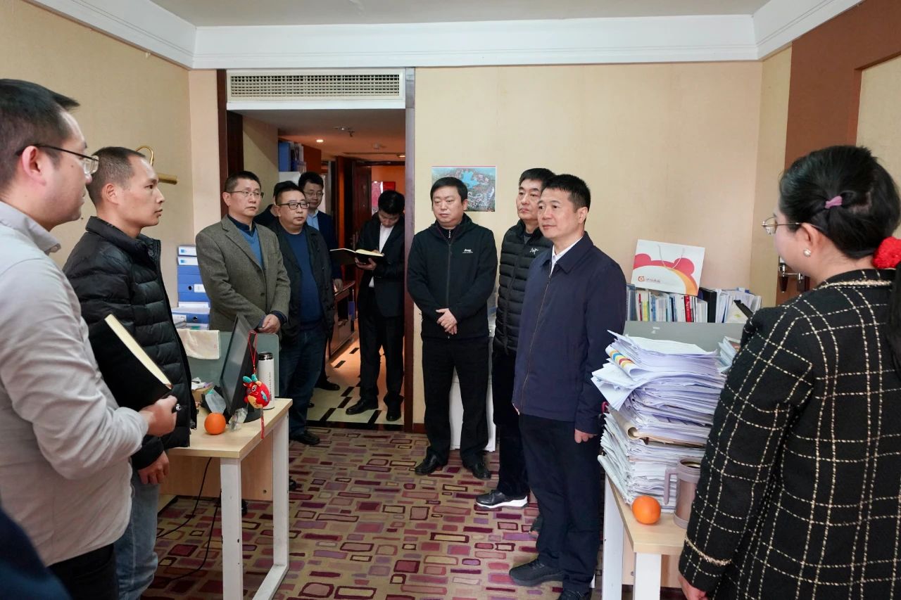 迎新春，鼓干劲，开新局！省尊龙凯时集团领导班子慰问总部干部员工