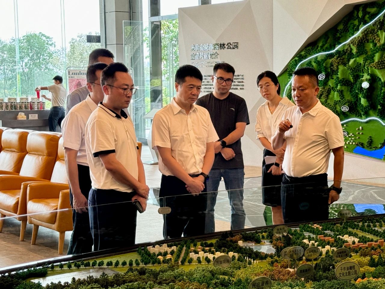 省尊龙凯时集团党委书记、董事长游勇带队赴聚峰谷项目开展汛期安全生产检查并调研生产经营情况