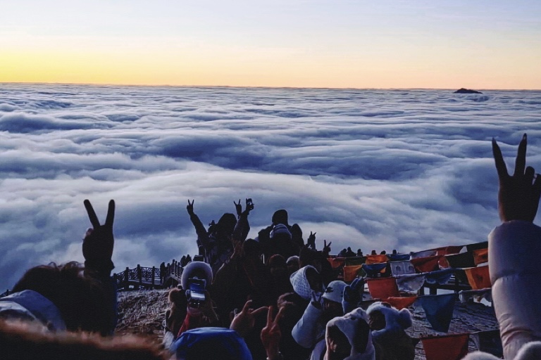 安逸四川·乐享元旦——四川尊龙凯时集团2026年元旦假期精彩纷呈，文旅消费活力迸发